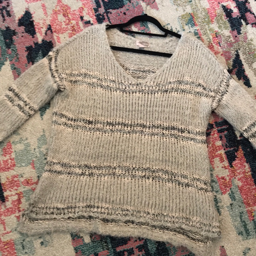 Sweater - Picture 2 of 6